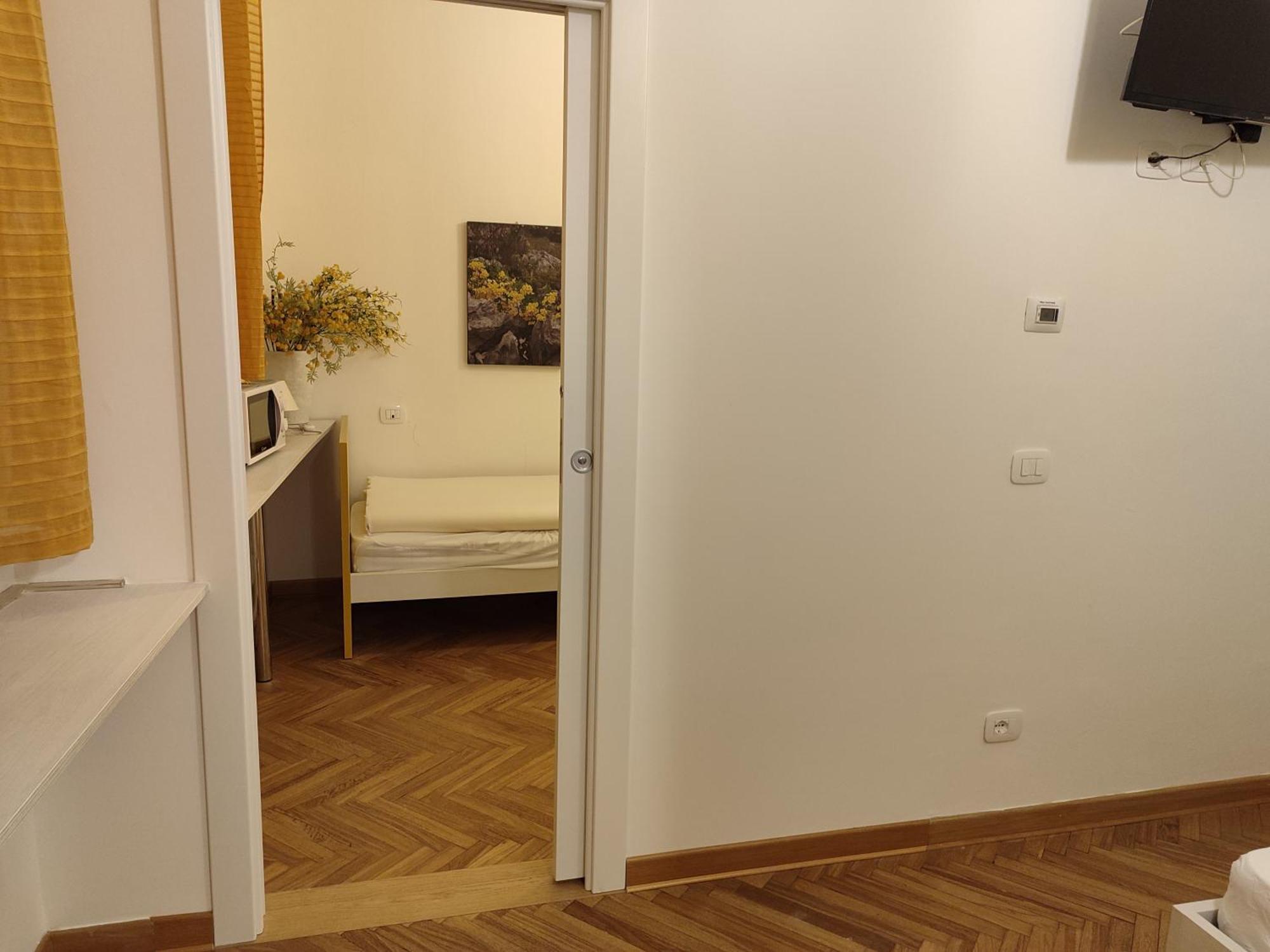 Trieste Center Rooms & Apartments - Fiori Di 트리에스테 외부 사진